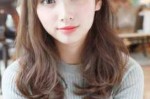女生的头发怎么变长（女生的头发怎么变长一点）