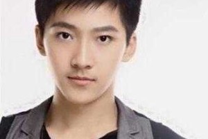 娃娃脸适合什么发型,男生娃娃脸适合什么发型好看
