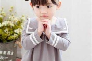小女孩中长发怎么扎头发简单好看,小女孩中长发怎么扎