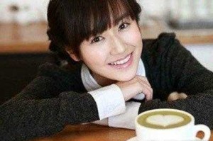 短发怎么弄发型好看（短发头发帘怎么弄好看）