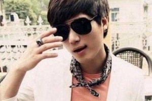 头大脸比较胖，留什么发型好点,胖脸长发适合什么发型男