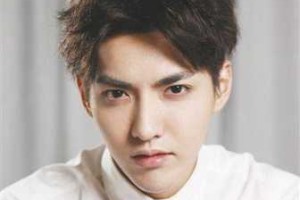 男士中分裁剪教程,怎么梳中分男生