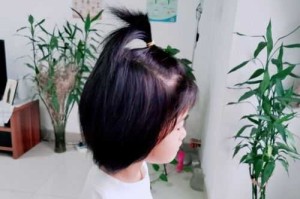 头顶一个小辫子其它地方都剃光光是什么发饰,很多小辫子叫什么发型女