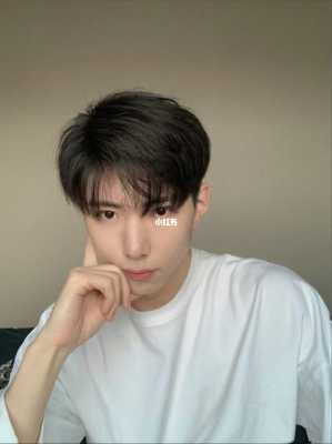 男生留什么发型好看（15岁初一男生理什么发型最最好看不烫不染）