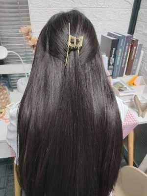 怎么让头发变得浓密（如何使头发变多变浓密）