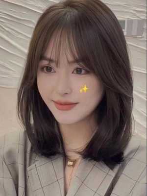 脸小适合什么发型（脸小适合什么发型女图片）