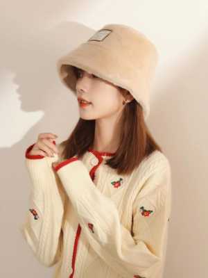 冬季什么颜色的帽子比较百搭,冬天戴什么帽子好看女