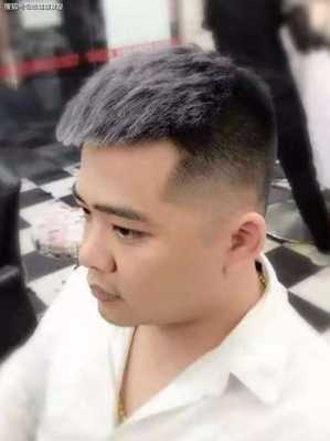 头大脸比较胖，留什么发型好点,男生脸大的人适合什么发型