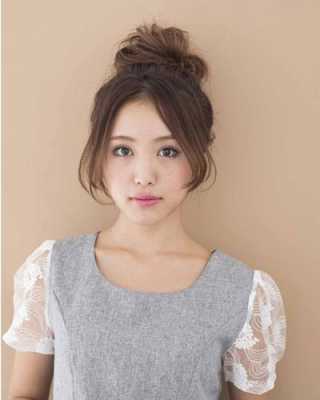 小脸适合什么样的发型（头小脸小适合怎么扎头发）