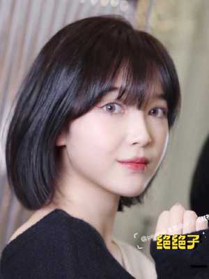脸宽适合什么发型（上尖下宽的脸型留怎样的发型好看）