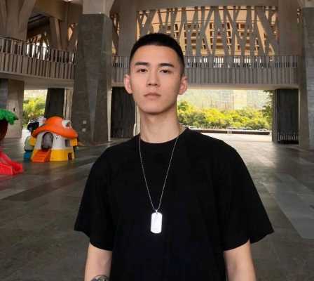 寸头怎么留长发（寸头变成长头发过程）