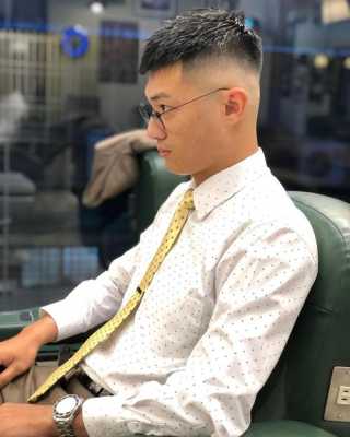 锅盖头怎么留（我想剪一个锅盖头、怎么留）