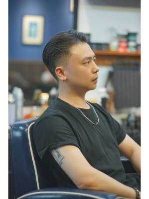 背头发型怎么弄（背头发型的留法）