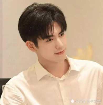 女生喜欢男生什么发型（00后女生喜欢男生什么发型）