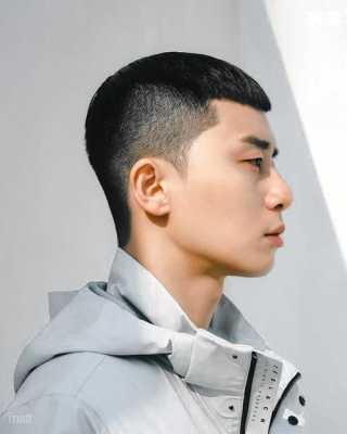 自然卷男生适合什么发型（长脸自然卷男生适合什么发型）
