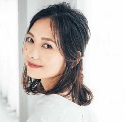 脸大配什么发型（脸大配什么发型好看女）