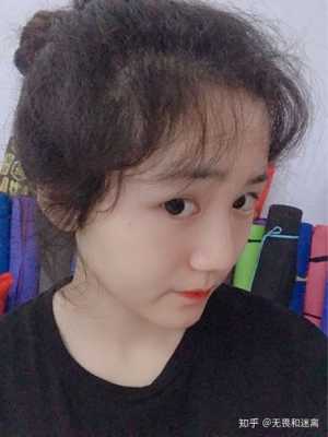 头发自然卷怎么变直（为什么我小时候头发是直的,长大后却是卷的）