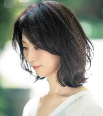 毛燥头发适合什么发型（毛燥头发适合什么发型中老年女）