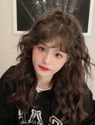 今年烫发流行什么发型（今年烫发流行什么发型女）