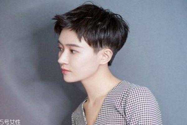 男士头发软塌适合什么发型,头发太软适合什么发型女生