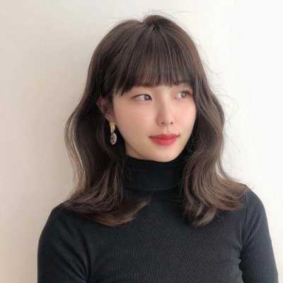 沙发女生适合什么发型（沙发多头发毛躁适合什么烫发）