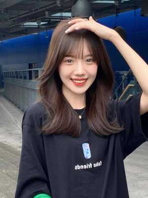 沙发女生适合什么发型（沙发多头发毛躁适合什么烫发）