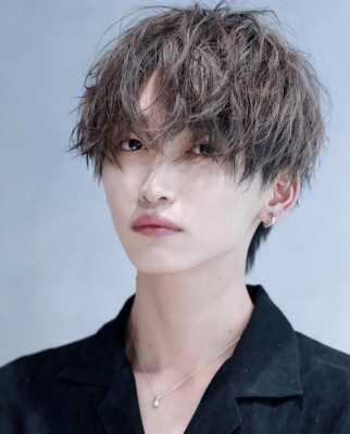 高中生适合烫什么发型（高中生适合烫什么发型男）
