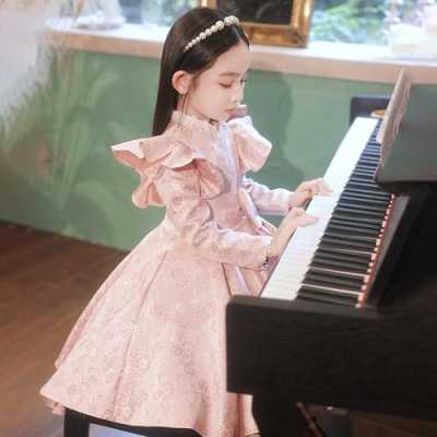 儿童礼服发型怎么梳（儿童礼服发型怎么梳好看）
