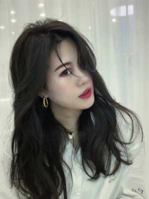 染什么颜色显得发质好（什么颜色的头发显得发质更好）
