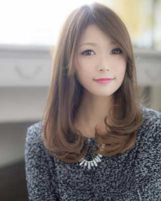 额头窄的女人适合什么发型,脸长额头窄的人适合什么发型
