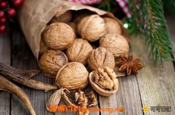吃什么食物头发长得快（吃什么坚果长头发？吃核桃能长头发呢）