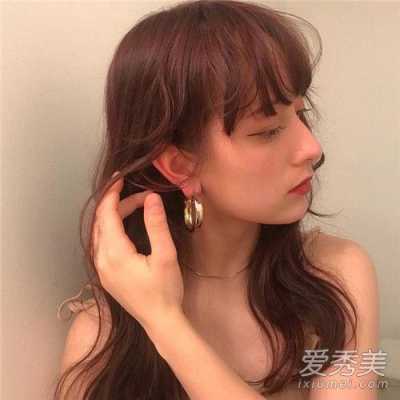 头发厚的人适合什么发型（为什么头发很厚很蓬松）