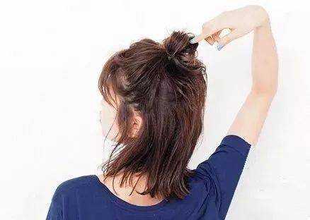 丸子头怎么（丸子头怎么扎好看又简单）