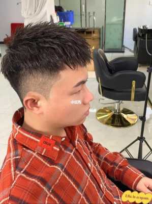 男生烫发有什么危害（男生烫发根的好处和坏处）
