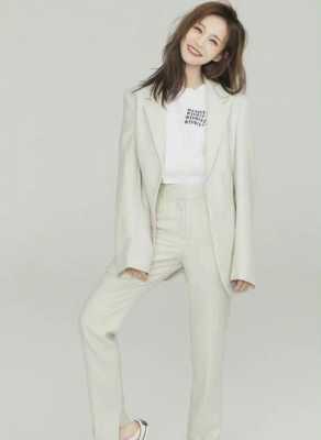女生穿西服配什么发型（女生穿西服配什么发型好看）