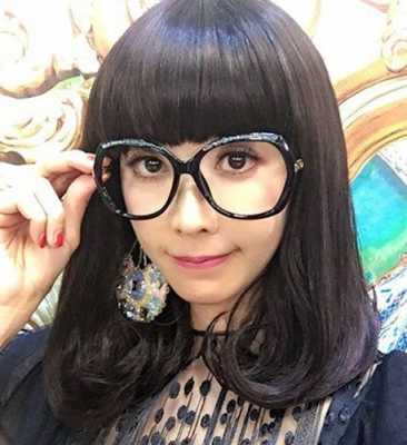 齐刘海带什么眼镜好看
