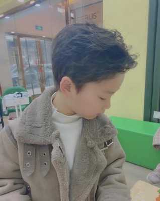儿童理什么发型好看男（小孩第一次剃头怎么么给他说吉祥语（吉利））