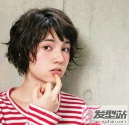 短发怎么卷发（短发怎么卷发好看）