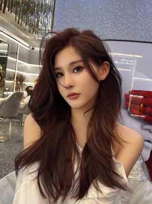 皮肤暗黄适合染什么颜色的头发,脸色暗黄适合染什么颜色的头发显白