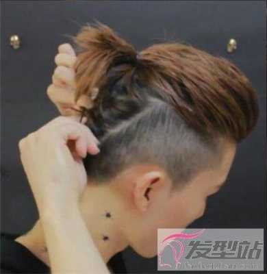 男生怎么扎头发（男生怎么扎头发好看）