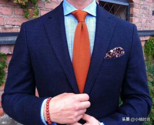 蓝色和什么颜色搭配给人一种高贵的感觉,男生雾蓝色衣服怎么搭配