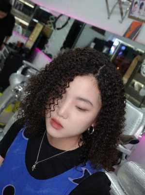 头发有点炸怎么办,头发炸怎么办女生