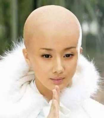 留什么发型好看（谁能告诉我留长发好还是光头好）