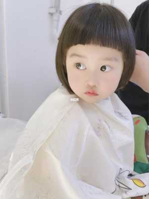女孩头发怎么剪（女宝宝剪头发教程）