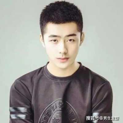 男士什么发型好看（几款超帅男生短碎发发型图片，夏季清爽男士发型）