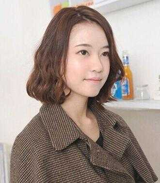 卷发短发发型盘点，烫卷后的短发更时髦,流行什么短发型女
