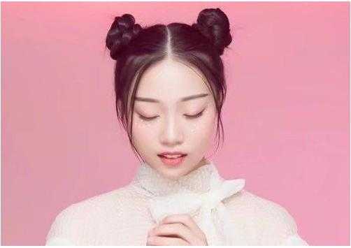 怎么扎双丸子头（怎么扎双丸子头简单好看）