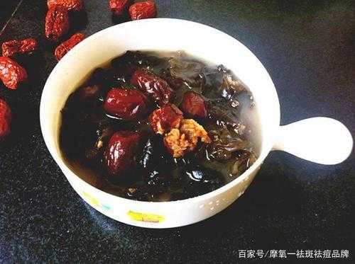 脸上长斑吃什么好,脸上长斑吃什么内调比较好