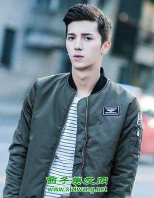 男圆脸适合什么发型（男圆脸适合什么发型?）