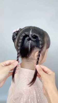 女童长短不一的头发怎样扎才好看,小女孩爱心头发怎么扎